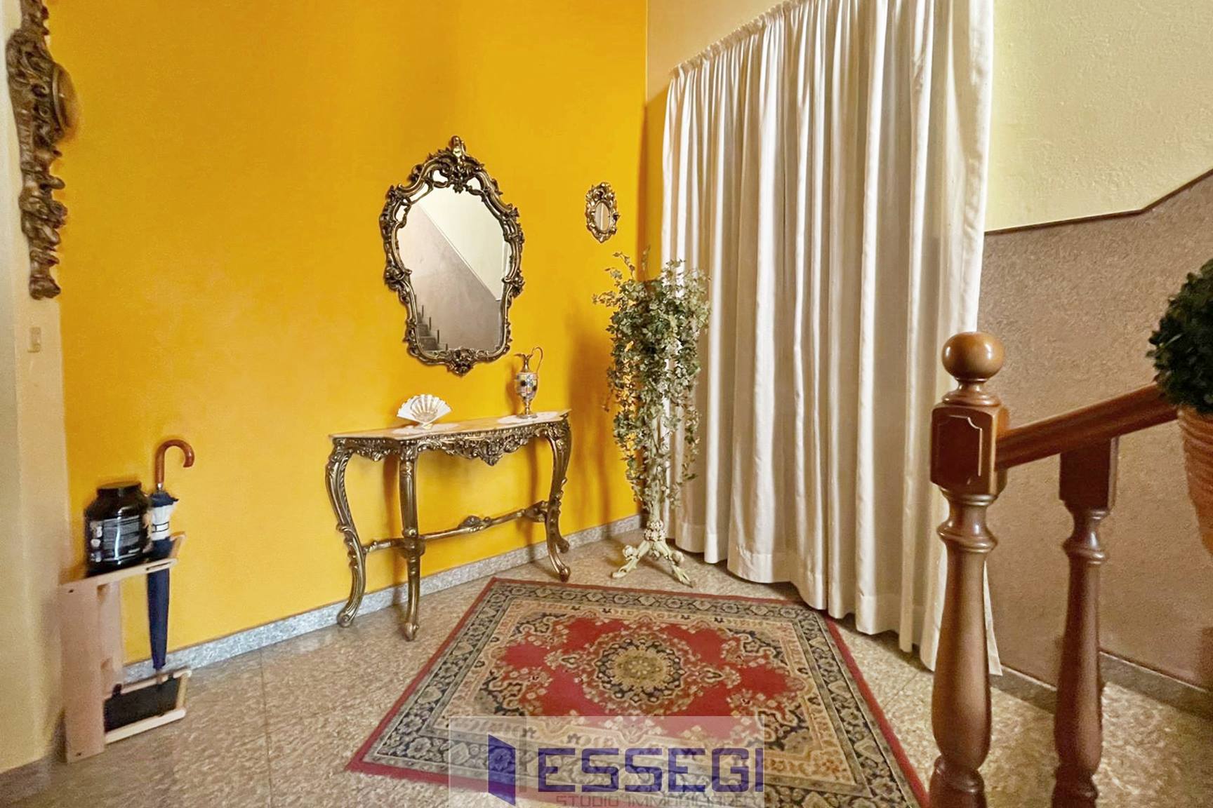 GIUSSANO Casa indipendente bifamiliare